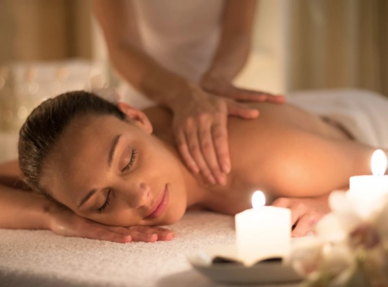 Schwimmbad, Sauna und Massage für Entspannung